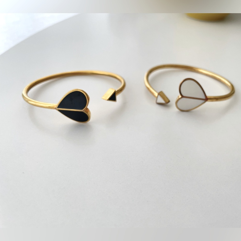 Kate Spade Heritage Spade Enamel Flex Bangle in black heart